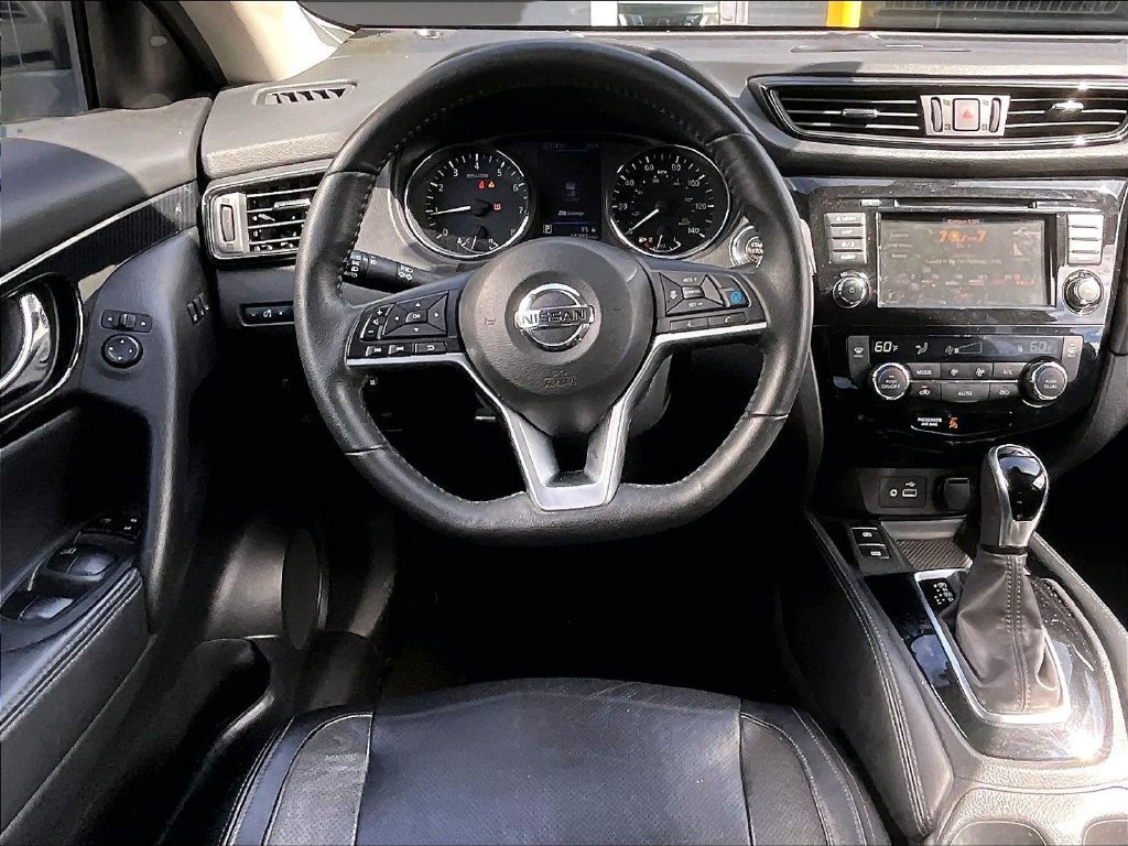 Used 2020 Gray Nissan SL image 18