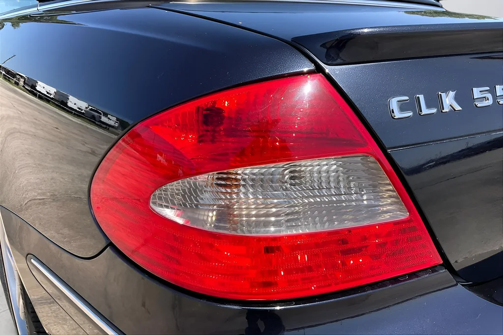 Used 2009 Blue Mercedes-Benz CLK 550 image 27