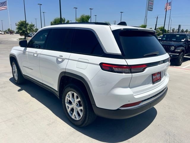Used 2023 White Jeep Limited image 4