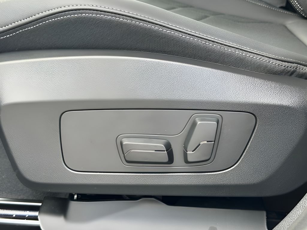 New 2026 Storm Bay Metallic BMW xDrive28i image 12