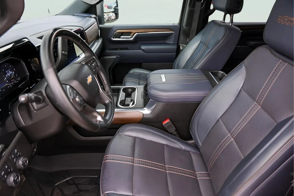 Used 2024 White Chevrolet High Country image 12