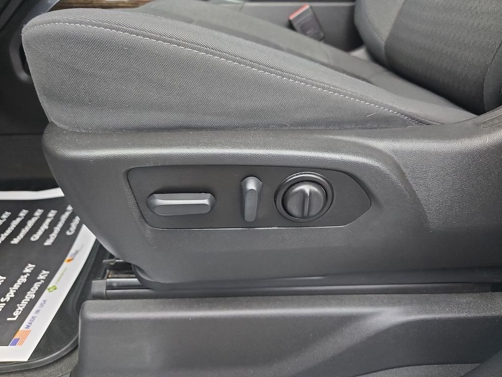 Used 2021 White GMC Elevation image 12