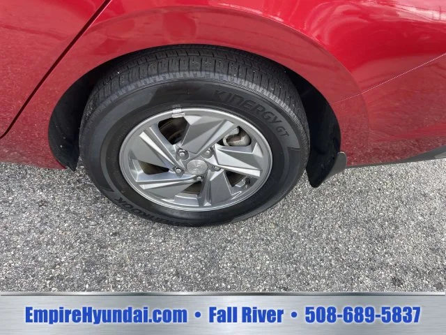 Used 2024 Red Hyundai SE image 12