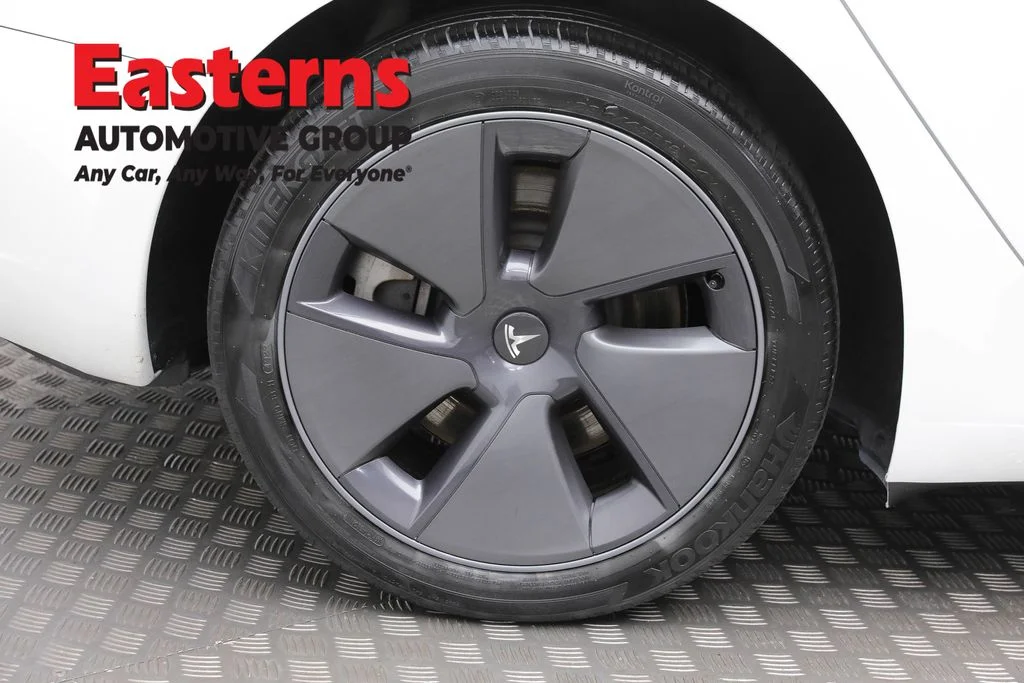 Used 2023 White Tesla Base image 24
