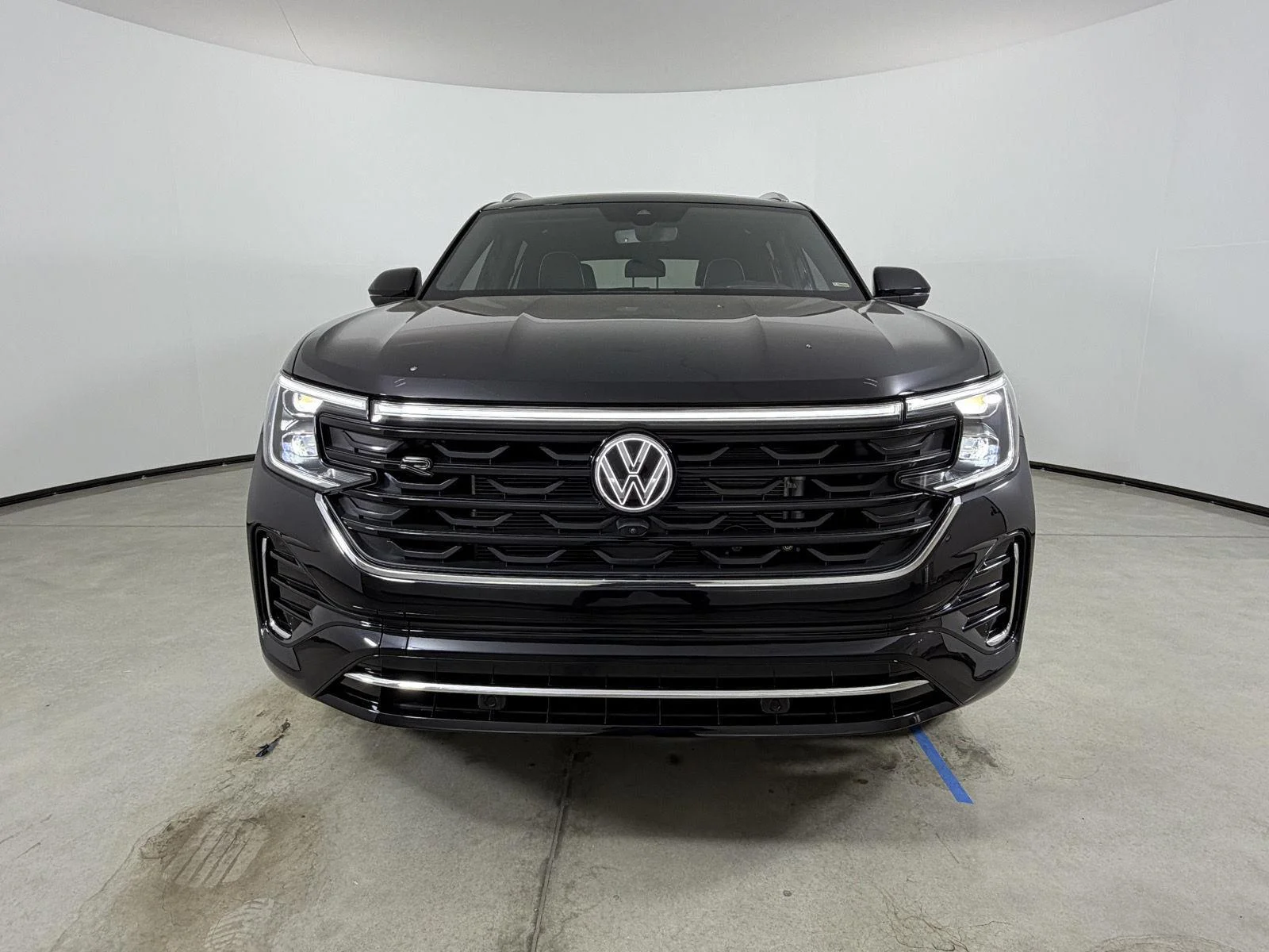 New 2026 Deep Black Pearl Volkswagen 2.0T SEL Premium R-Line image 2