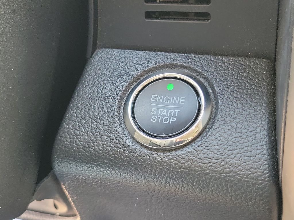 Used 2020 Black Ford Lariat image 30
