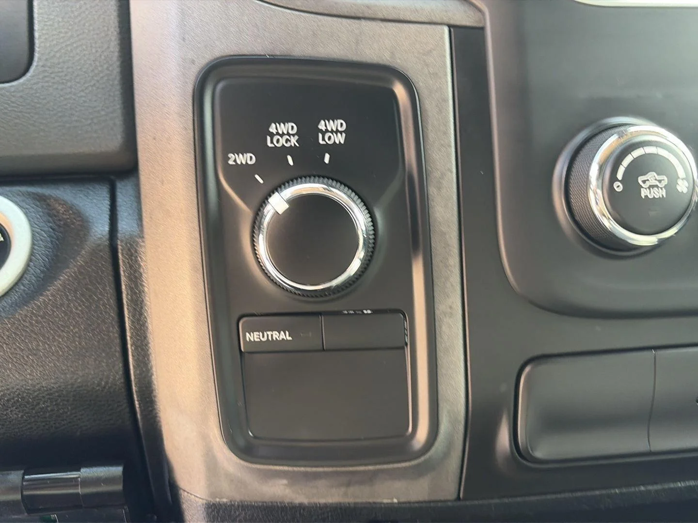 Used 2018 Brilliant Black Crystal Pearl Ram Express image 18