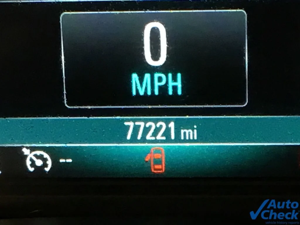 Used 2018 White Buick Essence image 52
