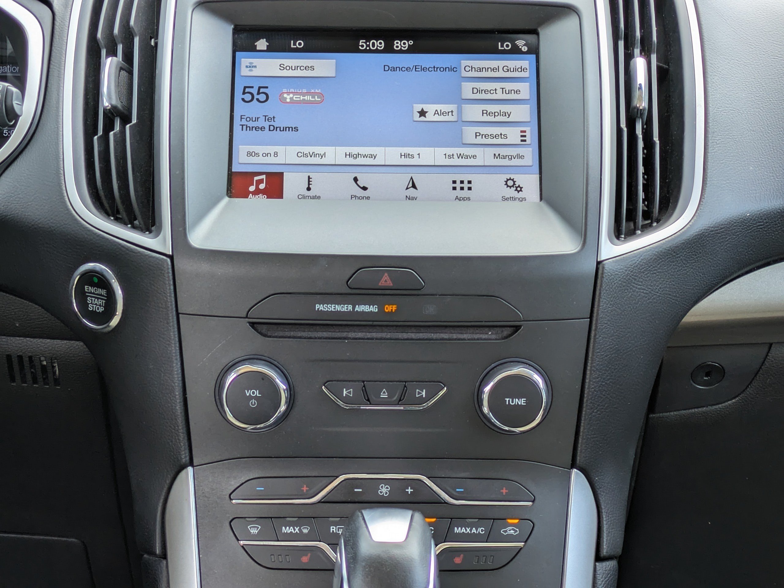 Used 2018  Ford SEL image 16