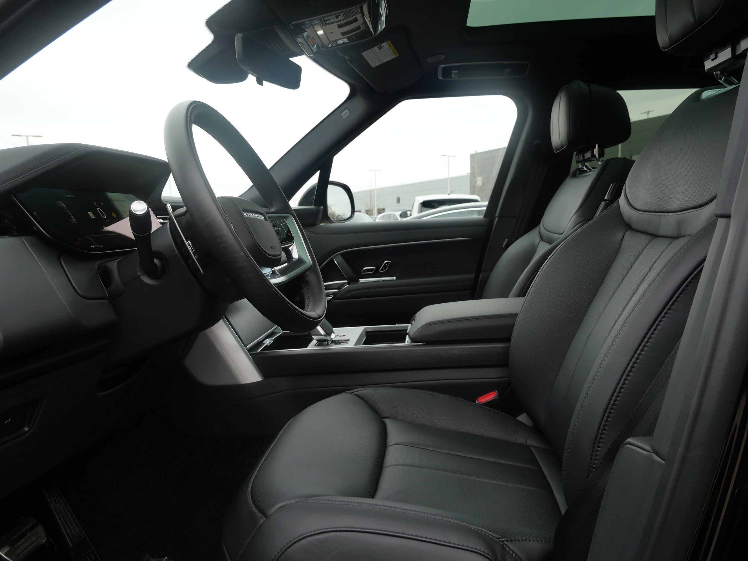New 2026 Santorini Black Land Rover SE image 3