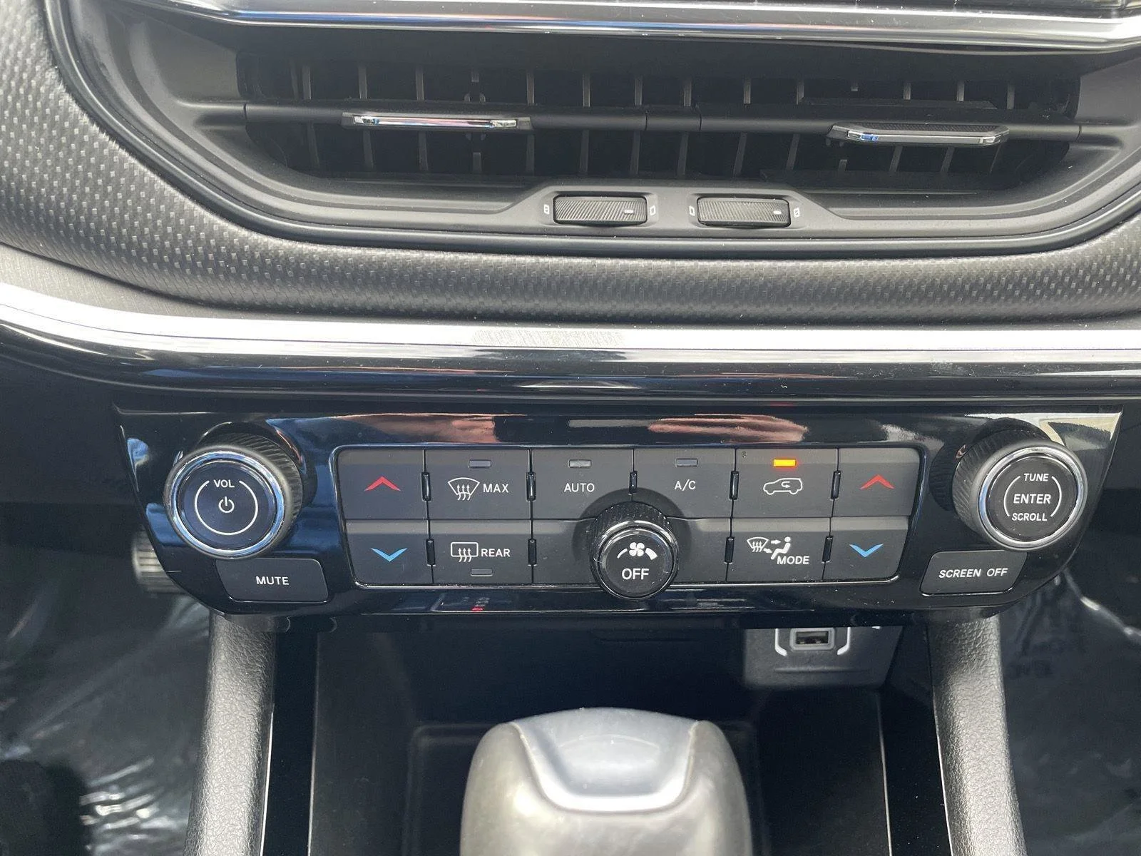 Used 2022 Diamond Black Crystal Pearlcoat Jeep Trailhawk image 18