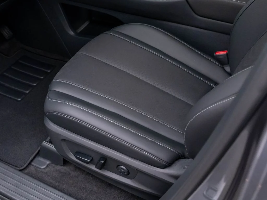New 2027 GRAPHITE SHADOW INFINITI Luxe AWD image 14
