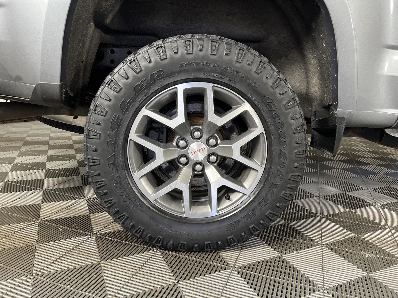 Used 2021 Satin Steel Metallic GMC 4WD AT4 w/Cloth image 10