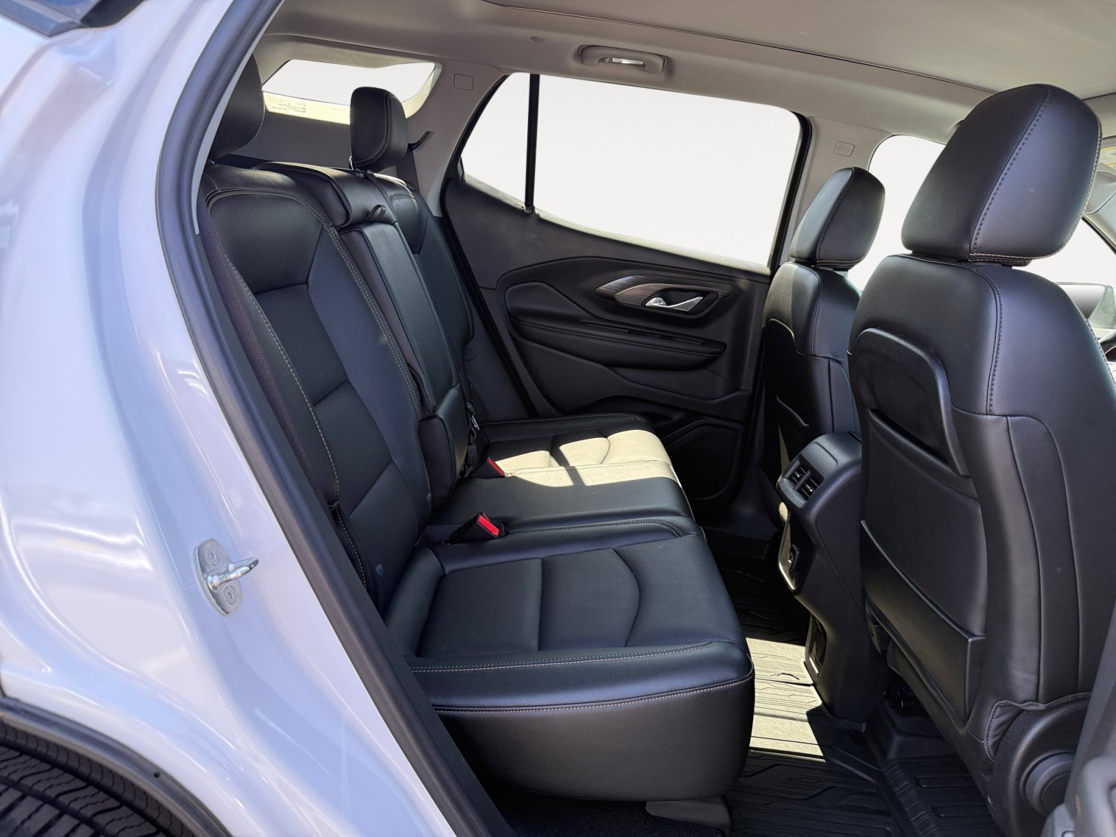 Used 2020 White Frost Tricoat GMC SLT image 18