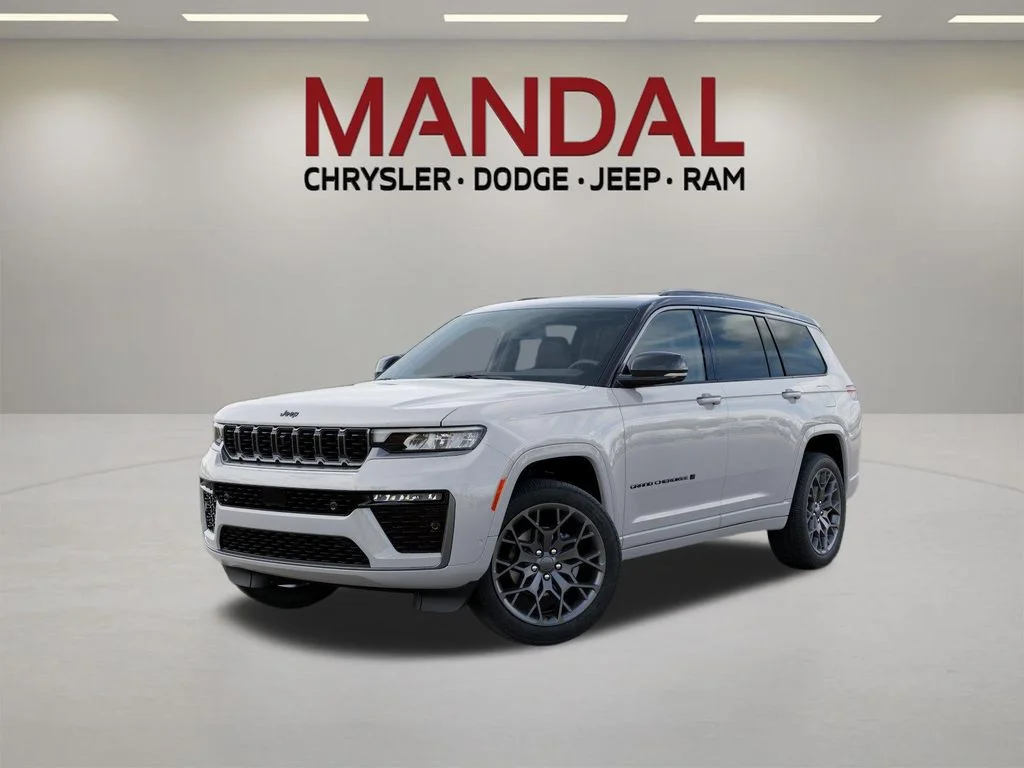 2026 Jeep Grand Cherokee L Summit 4x4's photo