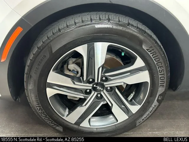 Used 2023 White Kia SX Prestige image 10