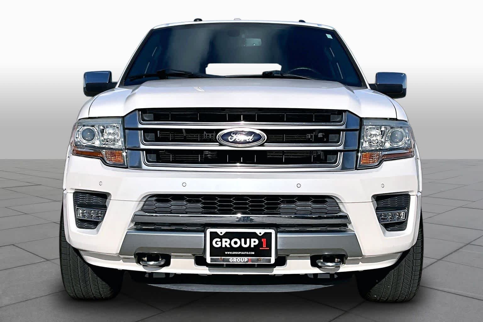 Used 2016 White Platinum Metallic Tri-Coat Ford Platinum image 4