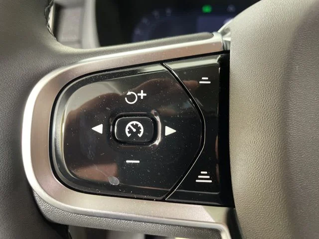 2025 Volvo XC90 Plus - Photo 13