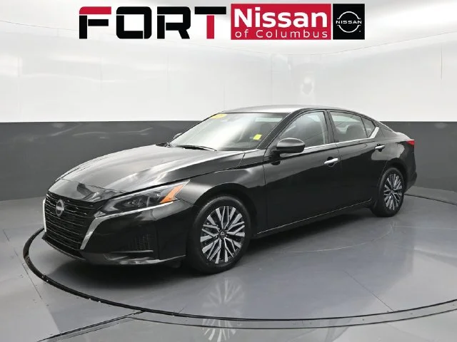 Used 2025 Black Nissan 2.5 SV image 3