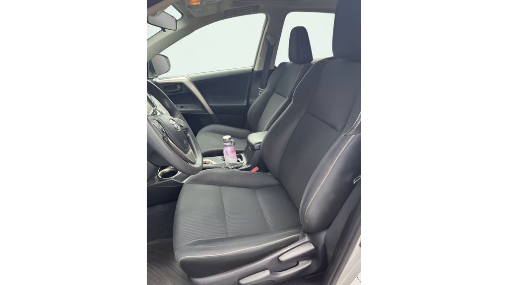 Used 2013 Classic Silver Metallic Toyota XLE image 10