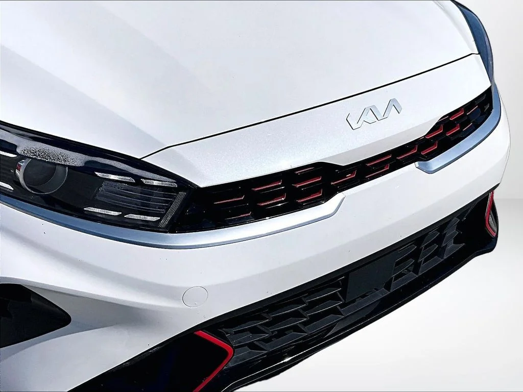 Used 2024 White Kia GT-Line image 29