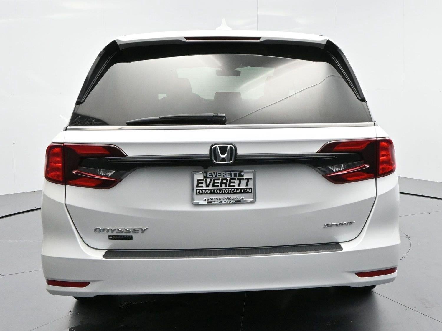 Used 2024 White Honda Sport image 6