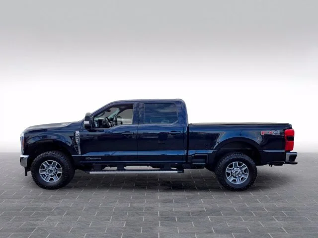 Used 2025 Blue Ford Lariat image 4