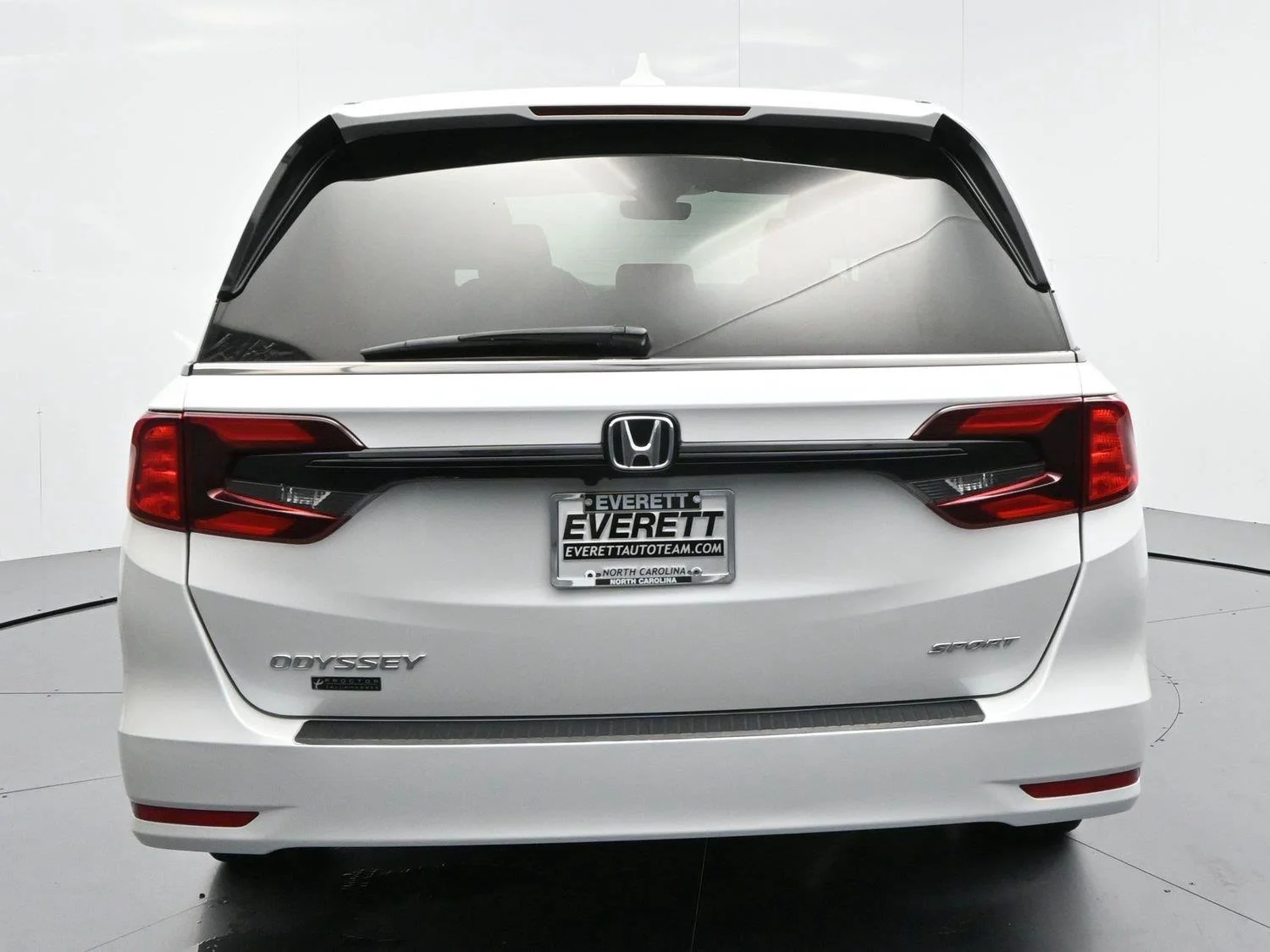 Used 2024 White Honda Sport image 6