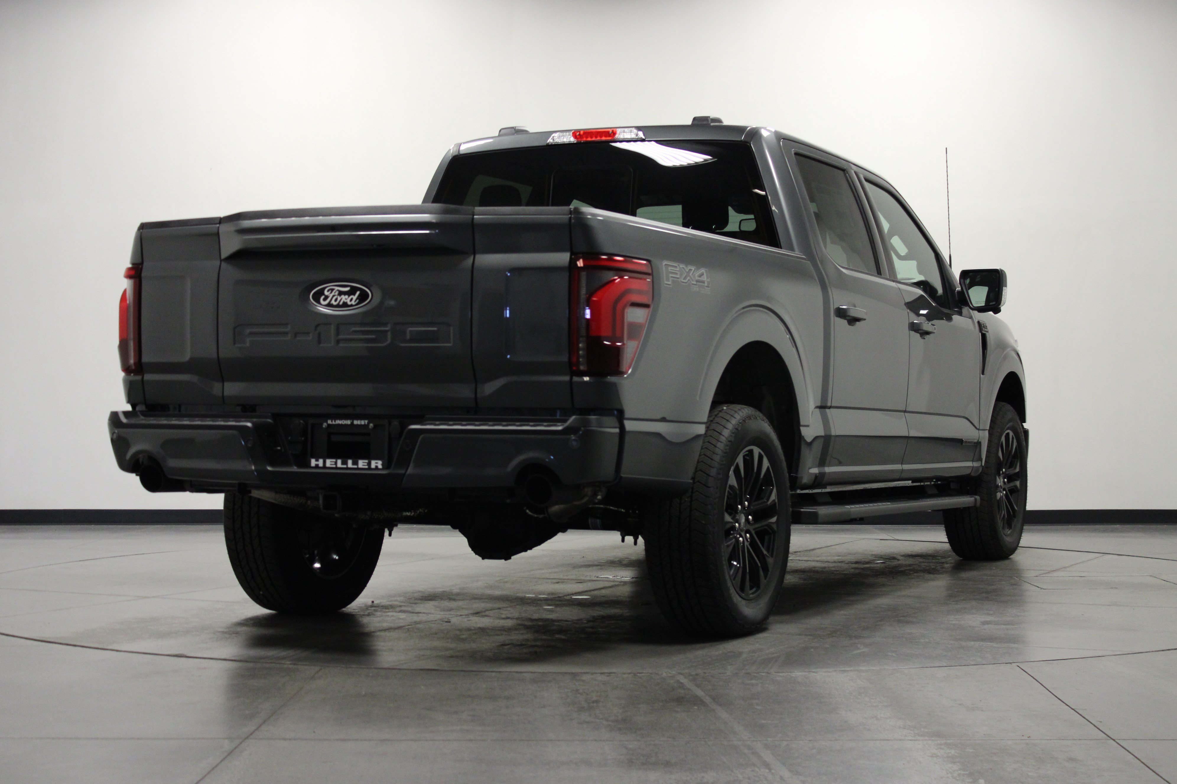New 2026 Carbonized Gray Metallic Ford LARIAT image 4