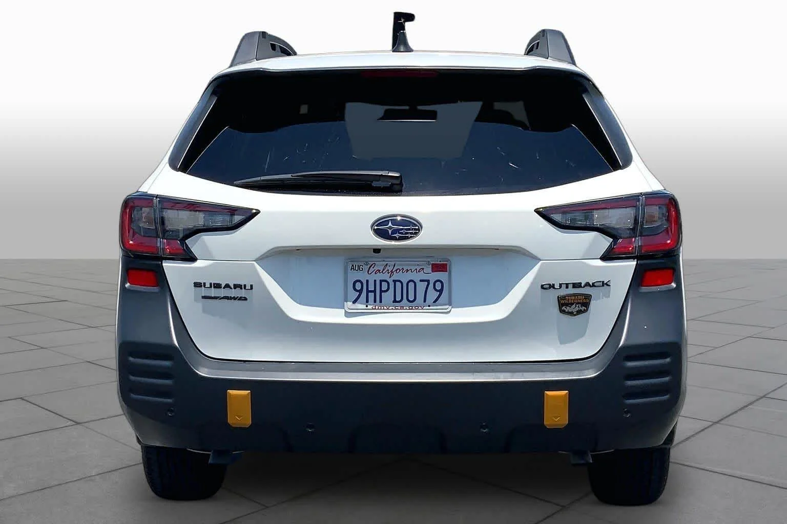 Used 2024 Crystal White Pearl Subaru Wilderness image 4
