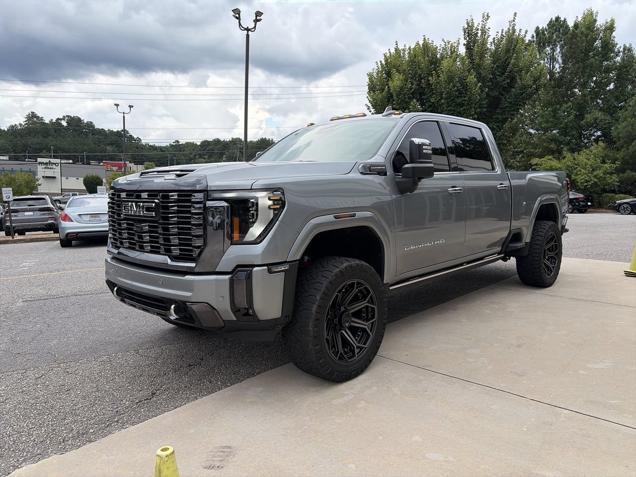 Used 2024 Sterling Metallic GMC Denali Ultimate image 4