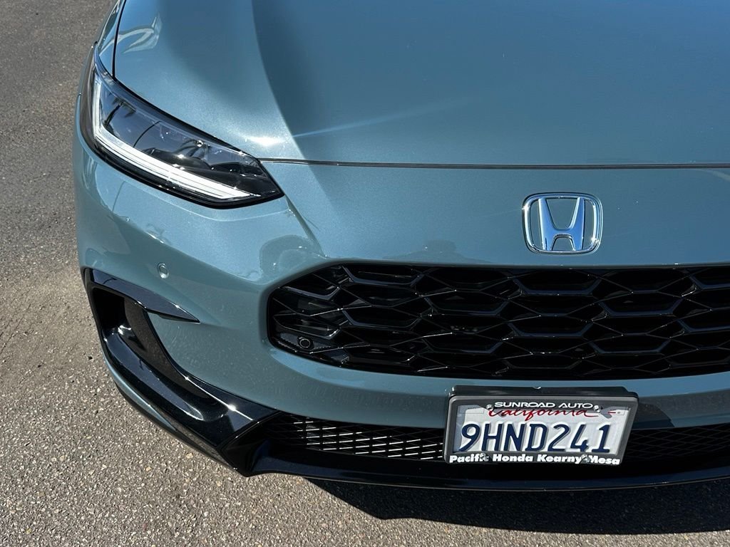 Used 2024  Honda EX-L image 3