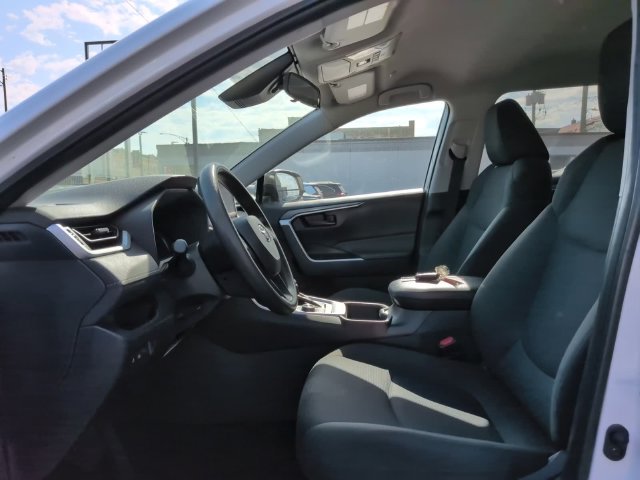 Used 2025 White Toyota LE image 13