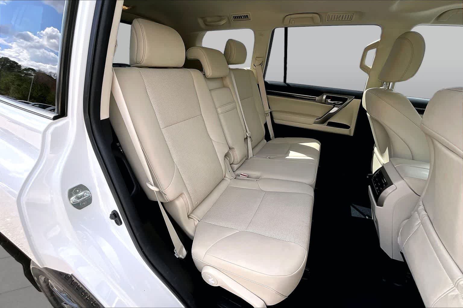 Used 2023 Eminent White Pearl Lexus Premium image 37