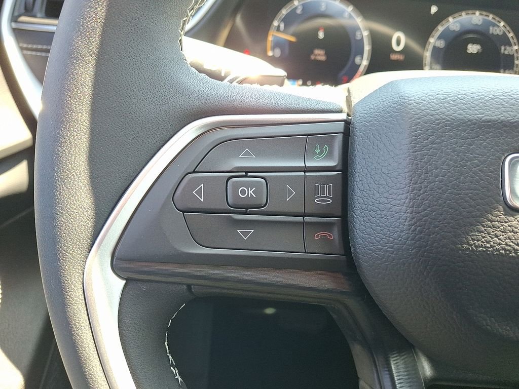 Used 2025 Black Jeep Laredo image 21