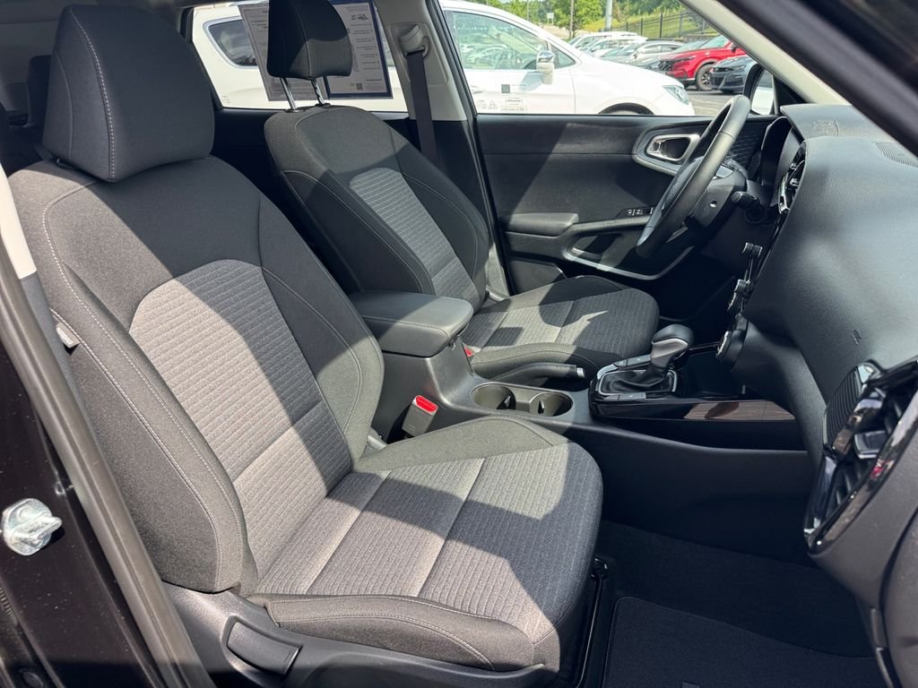 Used 2023 Black Kia EX image 18