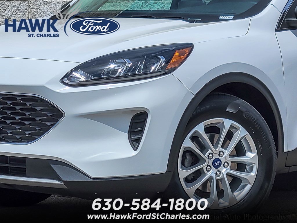 Certified Used 2022 Oxford White Ford SE image 3