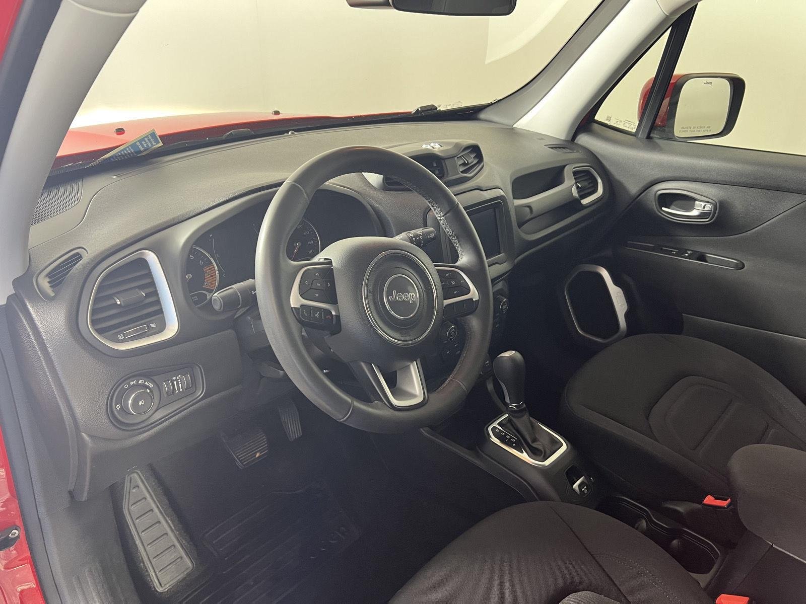 Used 2020 Colorado Red Clearcoat Jeep Latitude image 5