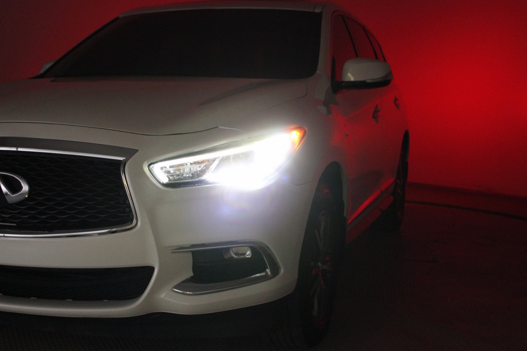 Used 2019 Majestic White INFINITI PURE image 11