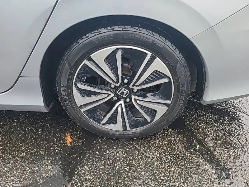 Used 2018  Honda EX-T image 9