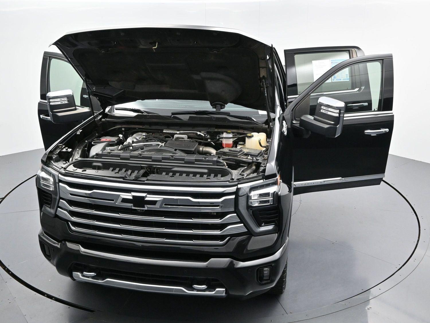 Used 2024 Black Chevrolet High Country image 44