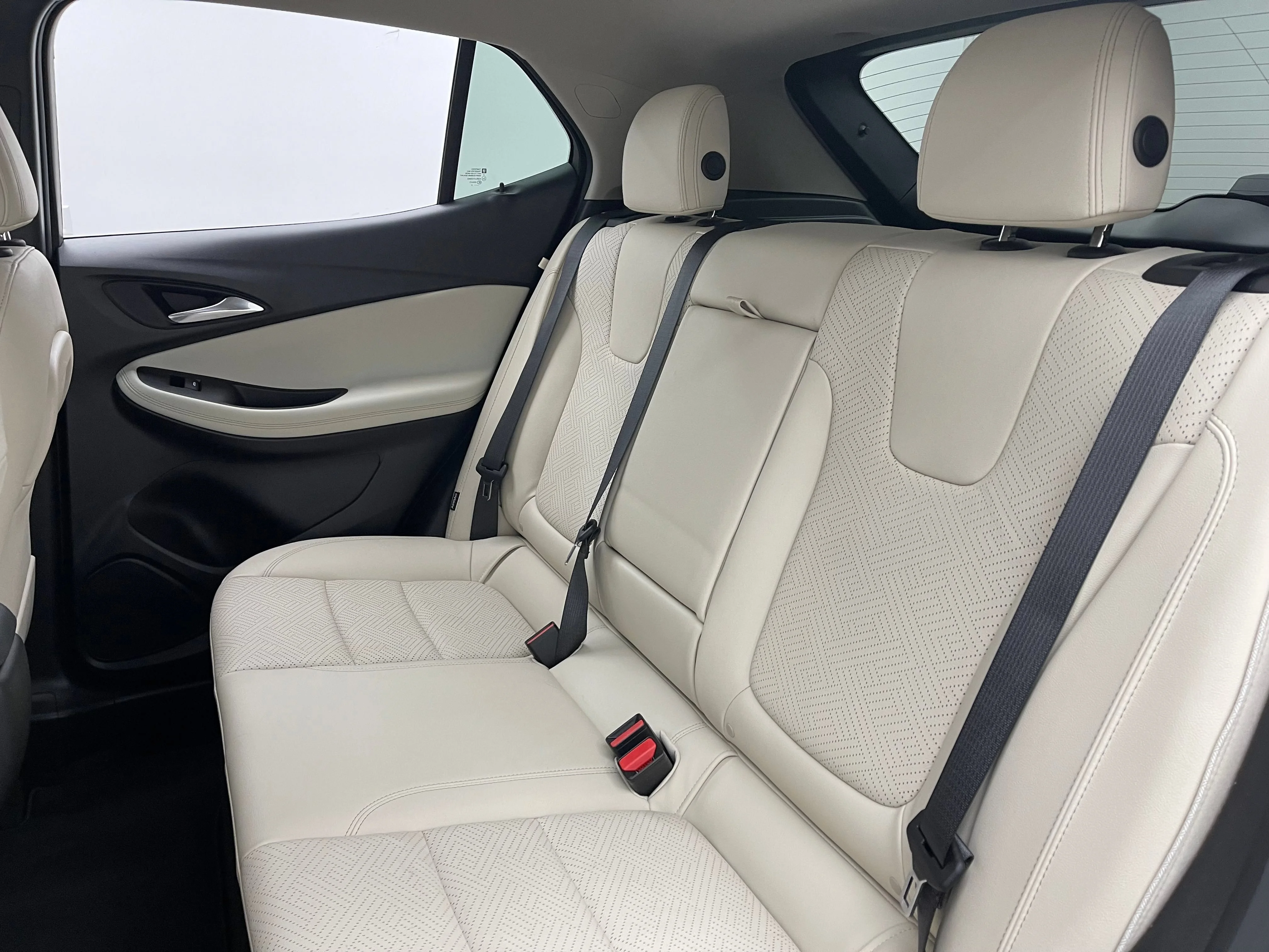 Used 2020 DARK MOON BLUE METALLIC Buick Essence image 41