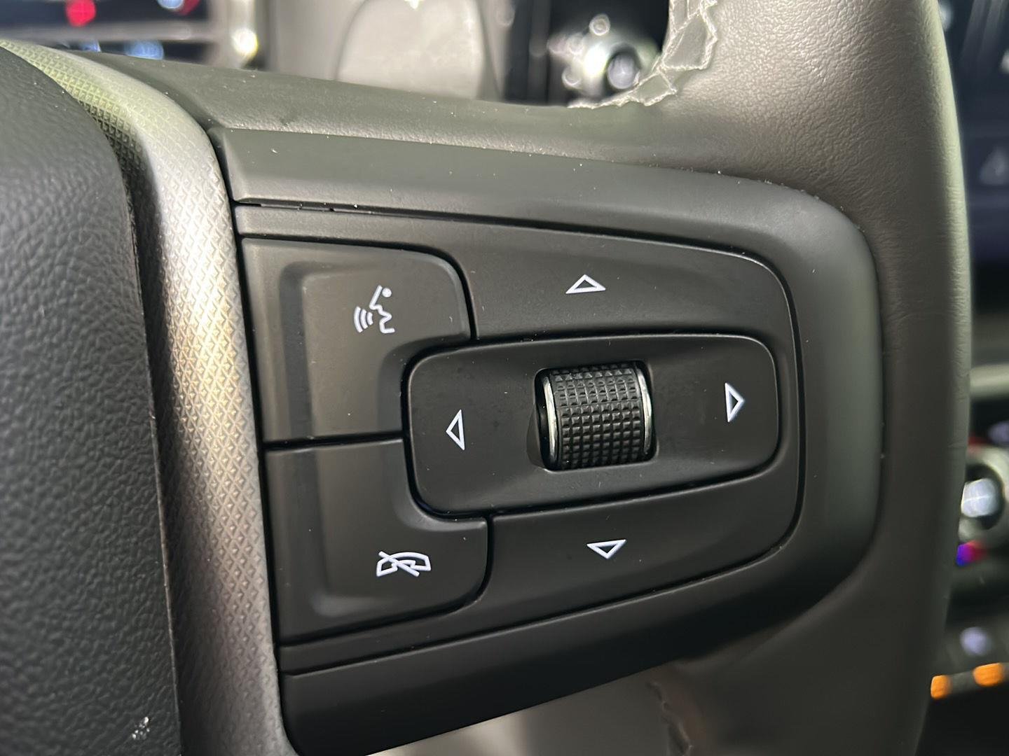 Used 2025 Onyx Black GMC Denali image 28