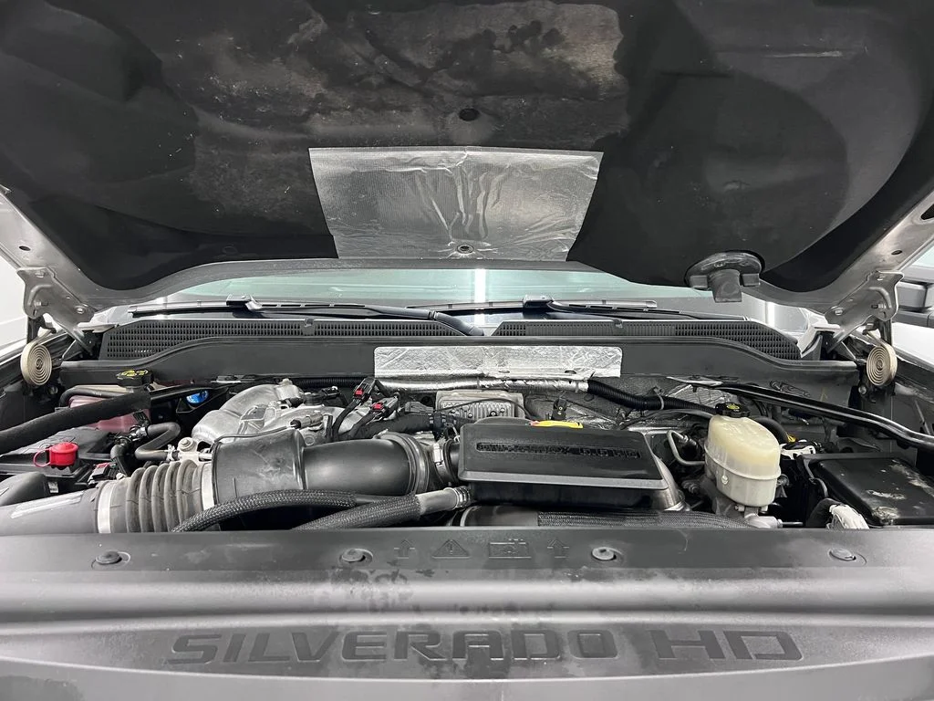 Used 2017 Silver Ice Metallic Chevrolet LTZ image 27