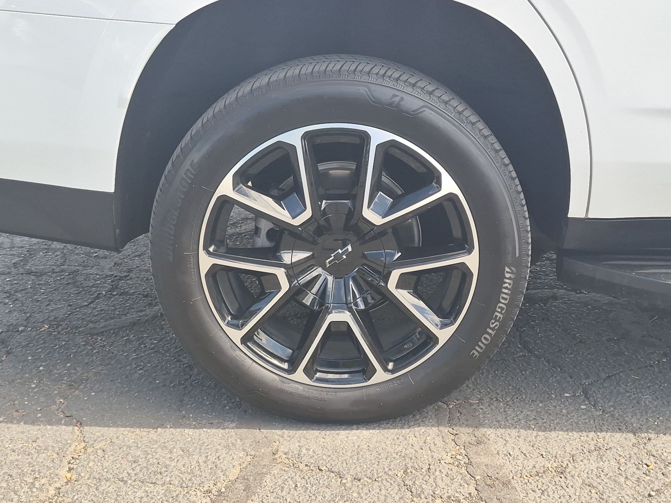 Used 2024 Summit White Chevrolet RST image 12