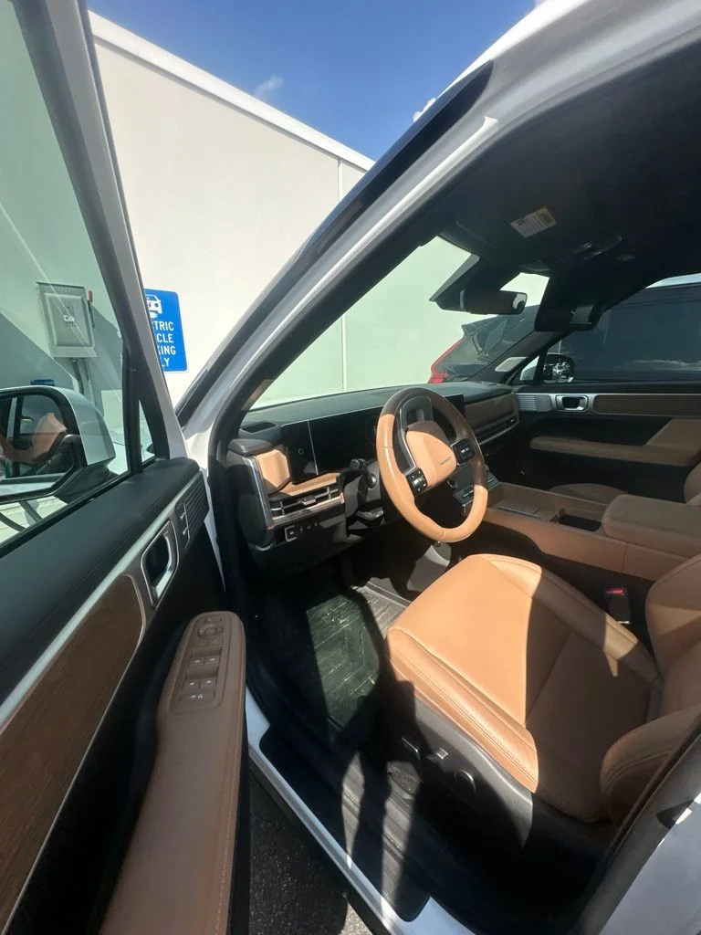 Used 2025 White Hyundai Limited image 2