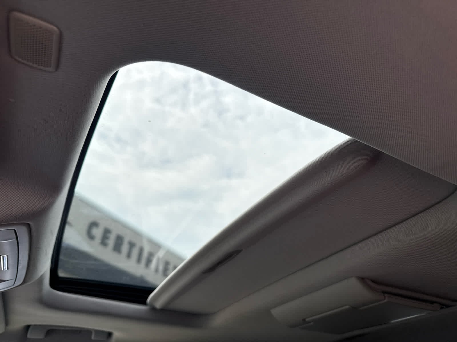 Used 2017 ONYX BLACK GMC Denali image 4