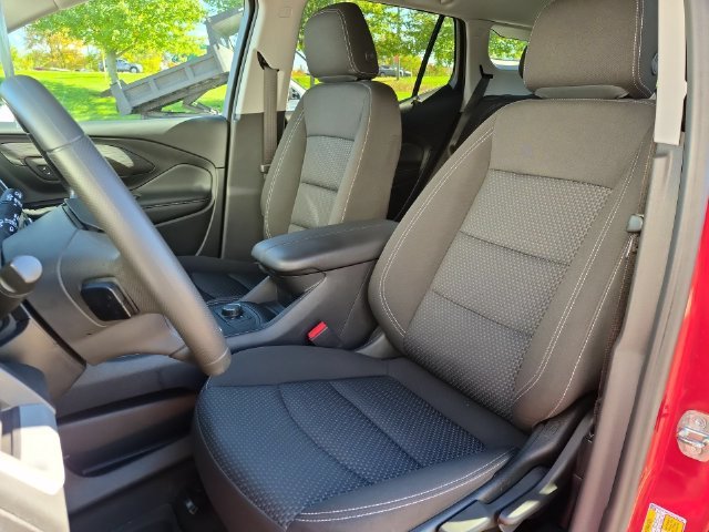 Used 2023 VOLCANIC RED TINTCOAT GMC SLE image 21