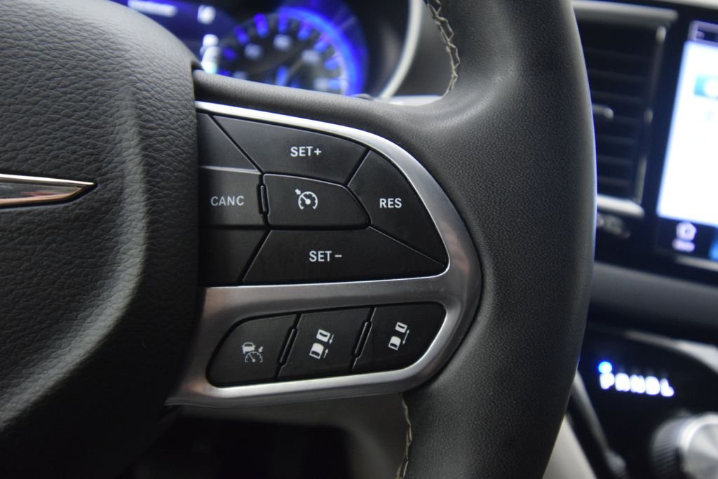 Used 2022 Gray Chrysler Touring L image 29