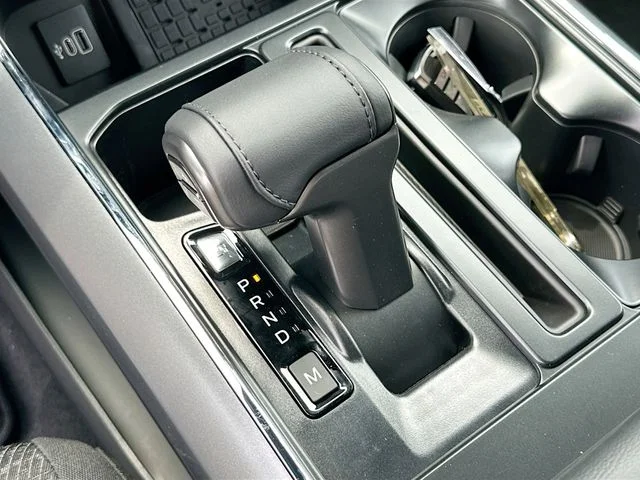New 2026 Oxford White Ford XLT image 12